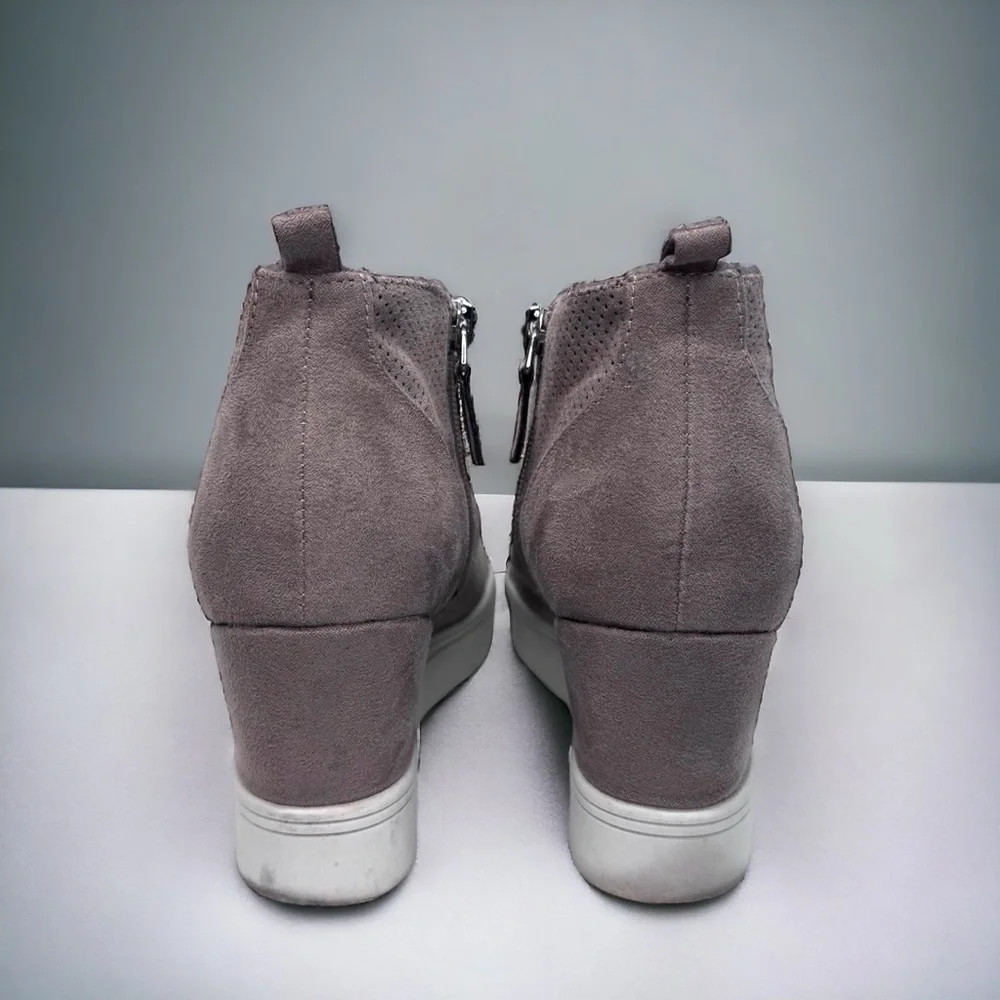 MIA Arianna Wedge Sneakers Womens 8.5 Taupe Suede Hidden Heel Shoes NWOB